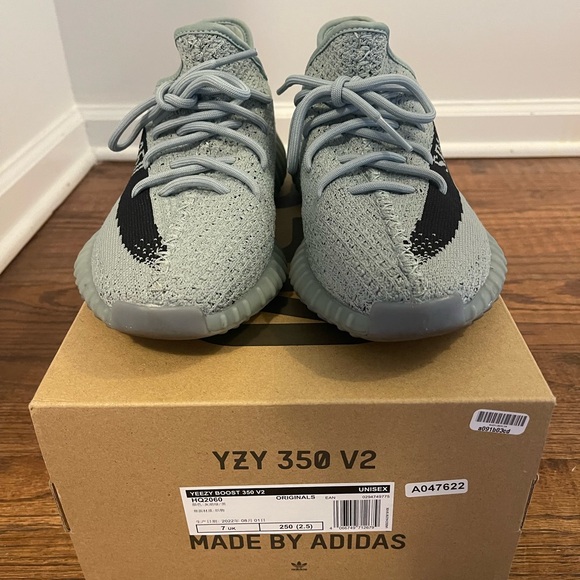 Yeezy Boost 350 V2 “Salt” - Picture 3 of 7